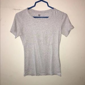 Uniqlo gray plain tshirt